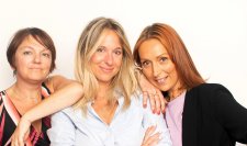 Grupo de mujeres expertas sonriendo